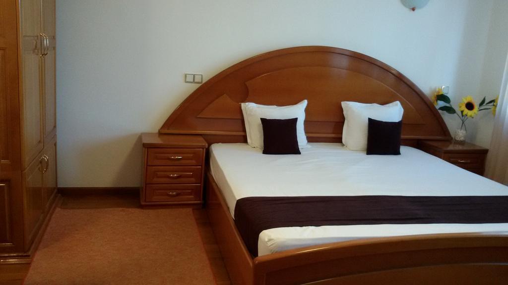 Family Hotel Elegance Arbanasi Εξωτερικό φωτογραφία