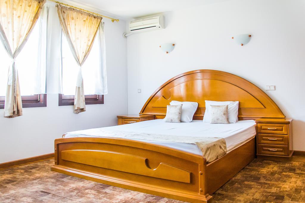 Family Hotel Elegance Arbanasi Εξωτερικό φωτογραφία