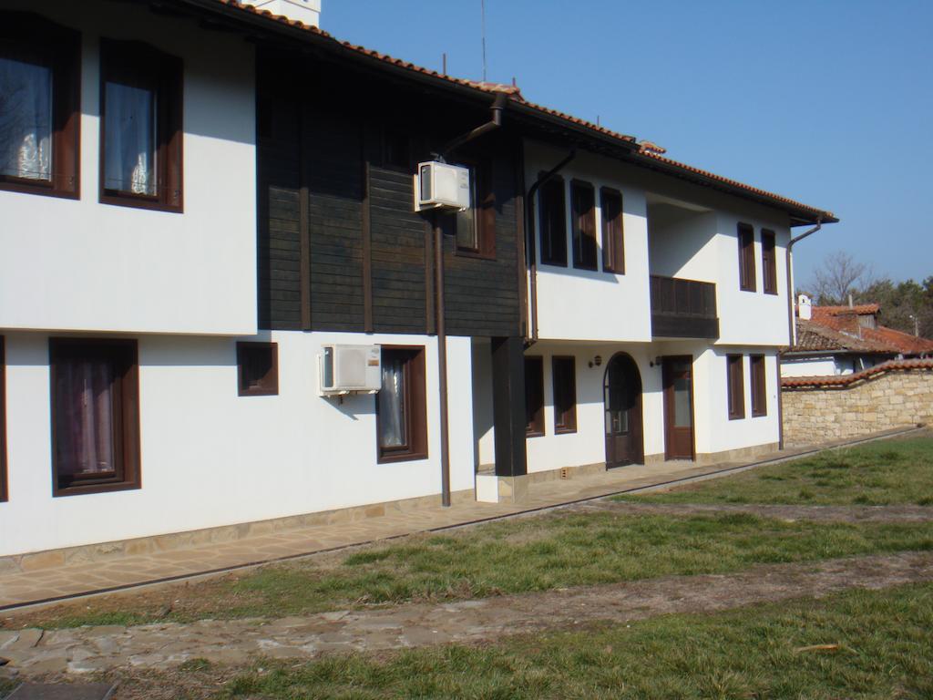 Family Hotel Elegance Arbanasi Εξωτερικό φωτογραφία