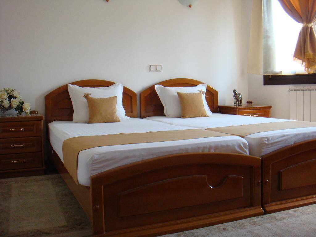 Family Hotel Elegance Arbanasi Δωμάτιο φωτογραφία