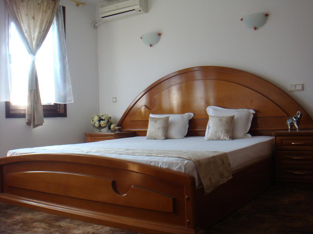 Family Hotel Elegance Arbanasi Δωμάτιο φωτογραφία